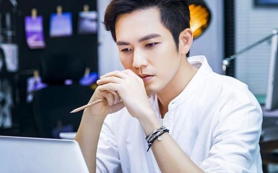 钟汉良个人资料档案,钟汉良的妻子是谭松韵吗