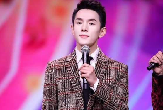 李佳琦家境及哪里人,李佳琦是哪一年开始直播的 李佳琦家境及哪里人,李佳琦是哪一年开始直播的