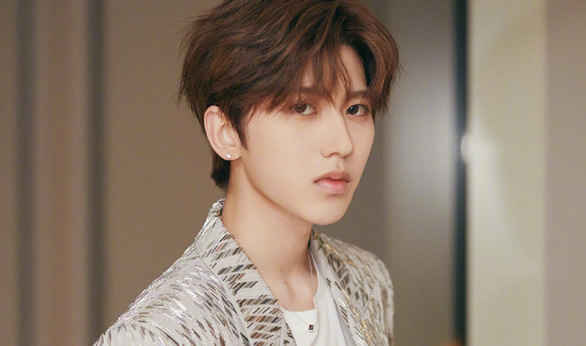 蔡徐坤个人资料哪里人(简介,身高,年龄,三围,图片）