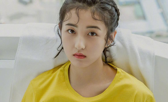 张子枫个人资料哪里人(简介,身高,年龄,三围,图片）