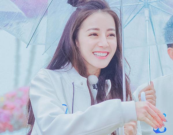 迪丽热巴个人所有资料（简介,身高,年龄,三围,图片）