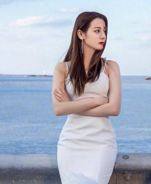 迪丽热巴个人所有资料（简介,身高,年龄,三围,图片）