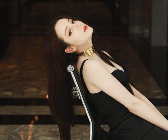 迪丽热巴个人所有资料（简介,身高,年龄,三围,图片）