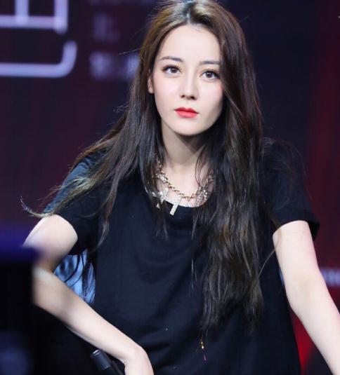 迪丽热巴个人所有资料（简介,身高,年龄,三围,图片）