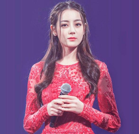 迪丽热巴个人所有资料（简介,身高,年龄,三围,图片）