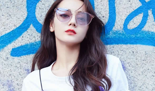 迪丽热巴2011年几月几日出道