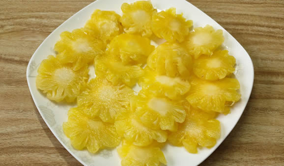 吃菠萝是什么梗及意思:吃菠萝舌头刺痛是什么原因 吃菠萝是什么梗及意思:吃菠萝舌头刺痛是什么原因