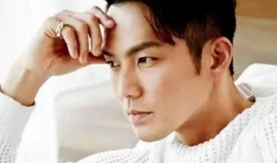 钟汉良为什么叫小哇?钟汉良是哪家公司的艺人 钟汉良为什么叫小哇?钟汉良是哪家公司的艺人