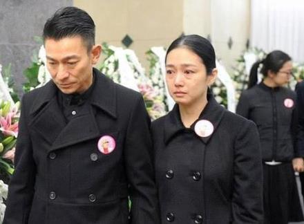 刘德华老婆朱丽倩近照 刘德华朱丽倩怎么认识的