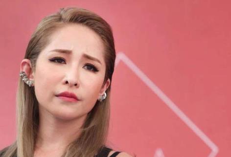 萧亚轩男友数量 萧亚轩的快乐这个梗是什么意思