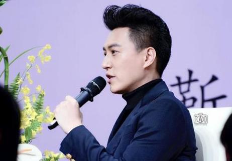 演员靳东妻子是谁 演员靳东与前妻离婚原因