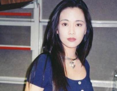 别问我是谁原唱 王馨平个人资料歌词