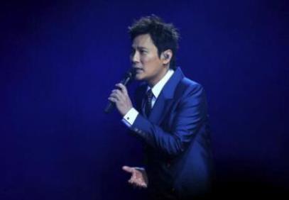 张信哲李嘉欣是怎么回事 张信哲李嘉欣在一起过吗