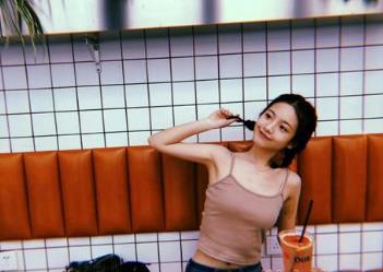 小欢喜英子的扮演者 李庚希为什么不上大学