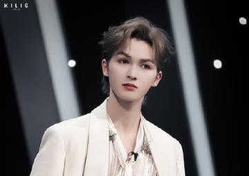 朱正廷为什么叫贝贝   朱正廷和蔡徐坤是什么关系