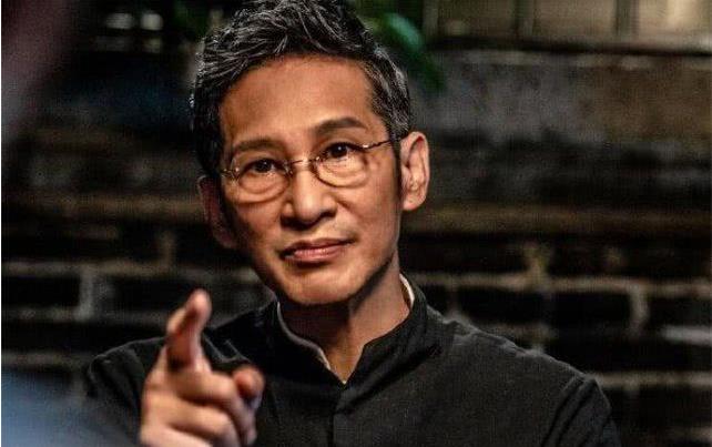 王劲松和王源什么关系  王劲松为什么叫东叔