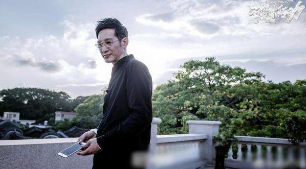 王劲松和王源什么关系  王劲松为什么叫东叔