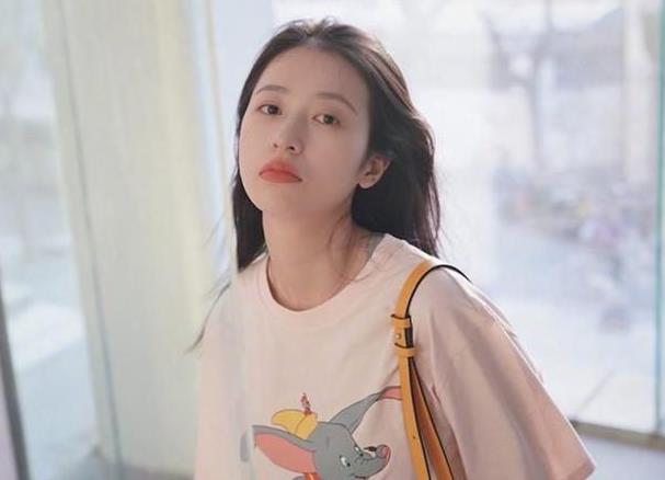 周雨彤和龚俊结婚了吗  周雨彤为什么是肖战的闺蜜