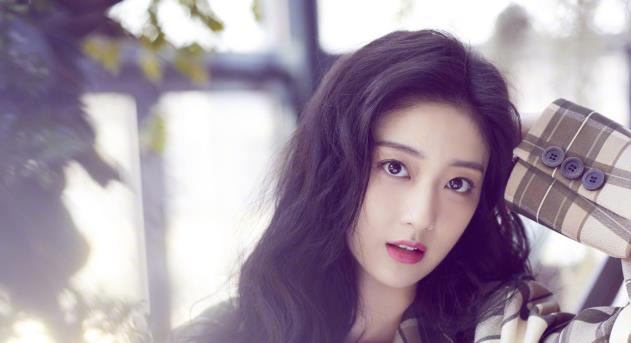 戚砚笛和王莫涵太像了,戚砚笛和王莫涵谁漂亮