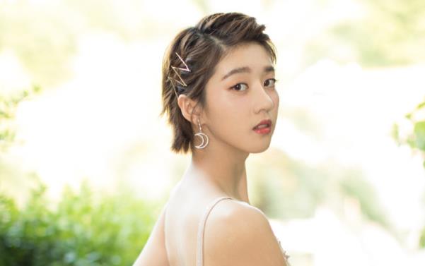 李凯馨和赵弈钦是什么关系,李凯馨赵弈钦是男女朋友吗