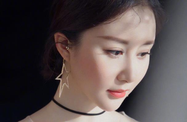 舒畅和张纪中什么关系,舒畅的年龄是多少岁