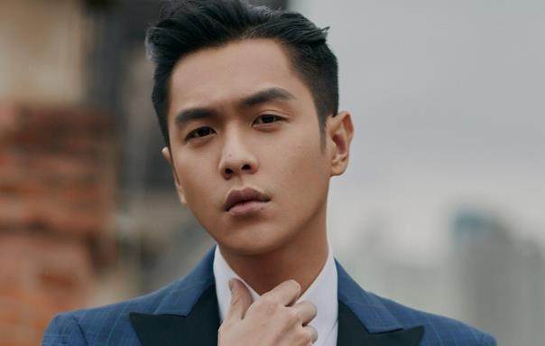 李鸿其和张若昀是什么关系,张若昀和李鸿其是同一个人