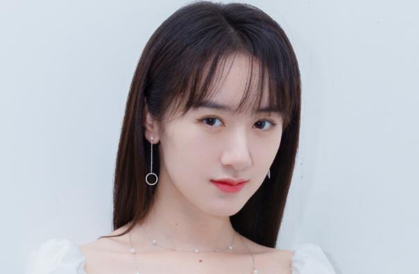 安悦溪和袁冰妍长的像,袁冰妍原名叫什么