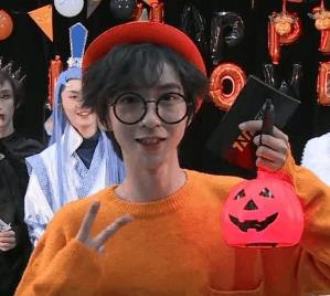 贺峻霖的学校叫什么 贺峻霖和严浩翔发生了什么事件