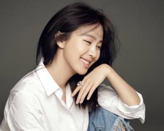 近两年随着她人气的上升很多网友开始好奇她的感情生活,那么李菲儿的