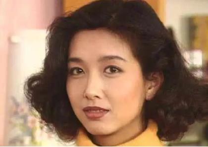 江珊高曙光离婚原因  江珊和王志文是什么关系