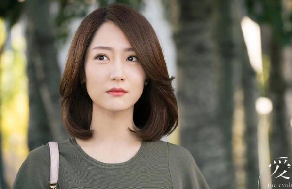 白冰和金喜善长得好像,金喜善和白冰哪个漂亮