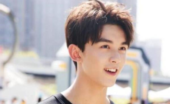吴磊为什么都叫三石,吴磊是个什么样的人