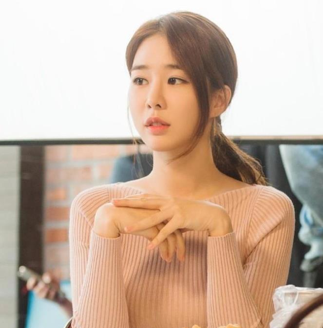 不老女神刘仁娜整容了吗？写真照片让人看着舒心