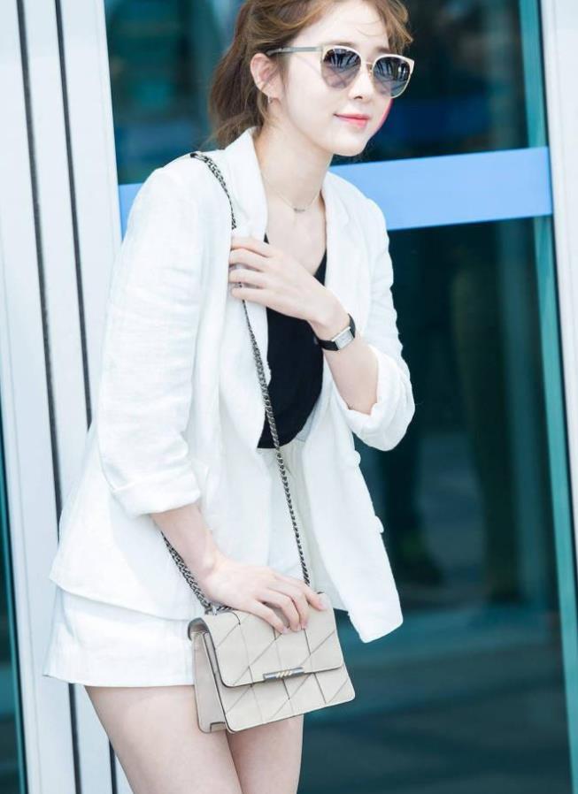 不老女神刘仁娜整容了吗？写真照片让人看着舒心