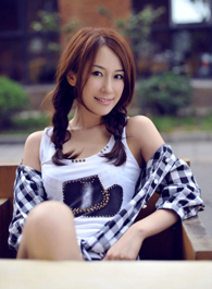 李艾佳