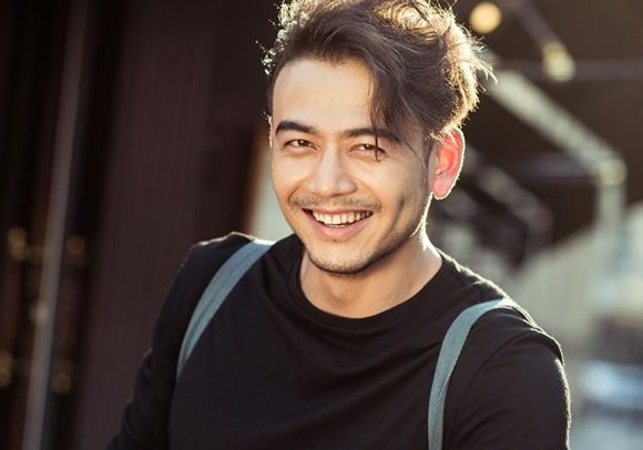 杨烁